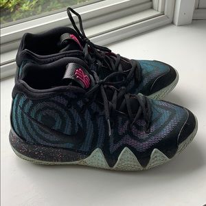 Kyrie 4 (GS) boys